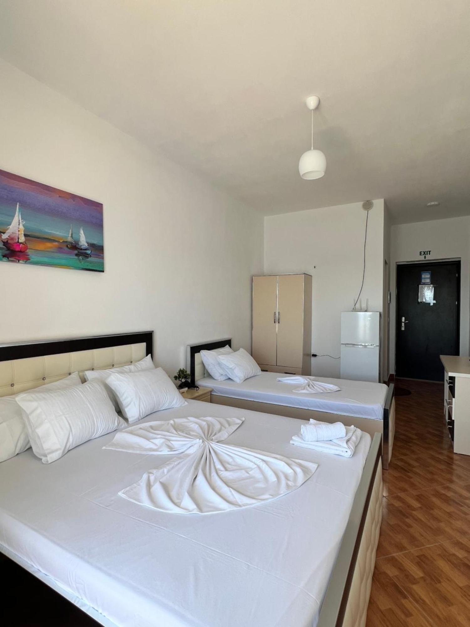 Rock Star-Pllakat Bed & Breakfast Saranda Dış mekan fotoğraf