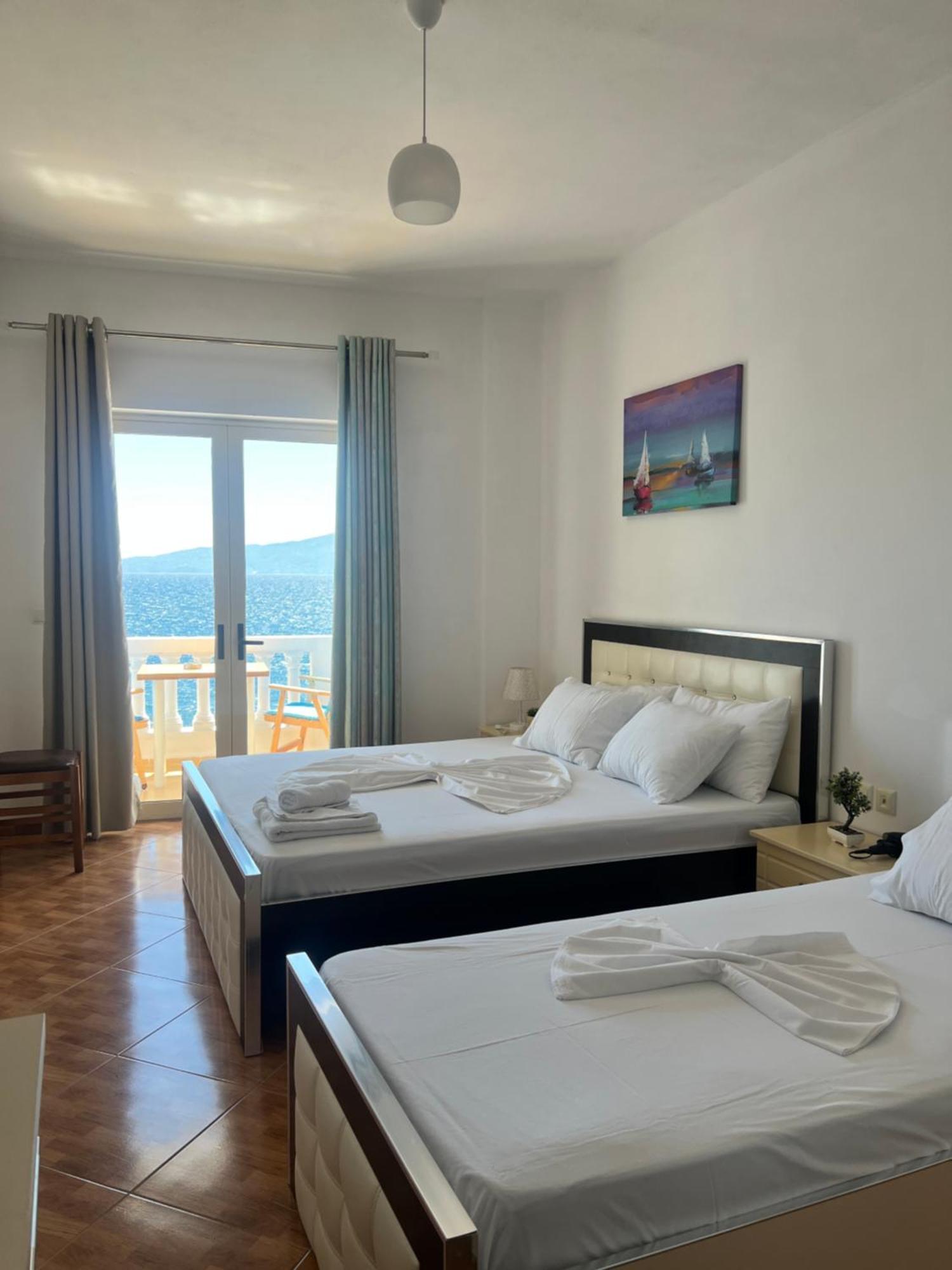 Rock Star-Pllakat Bed & Breakfast Saranda Dış mekan fotoğraf