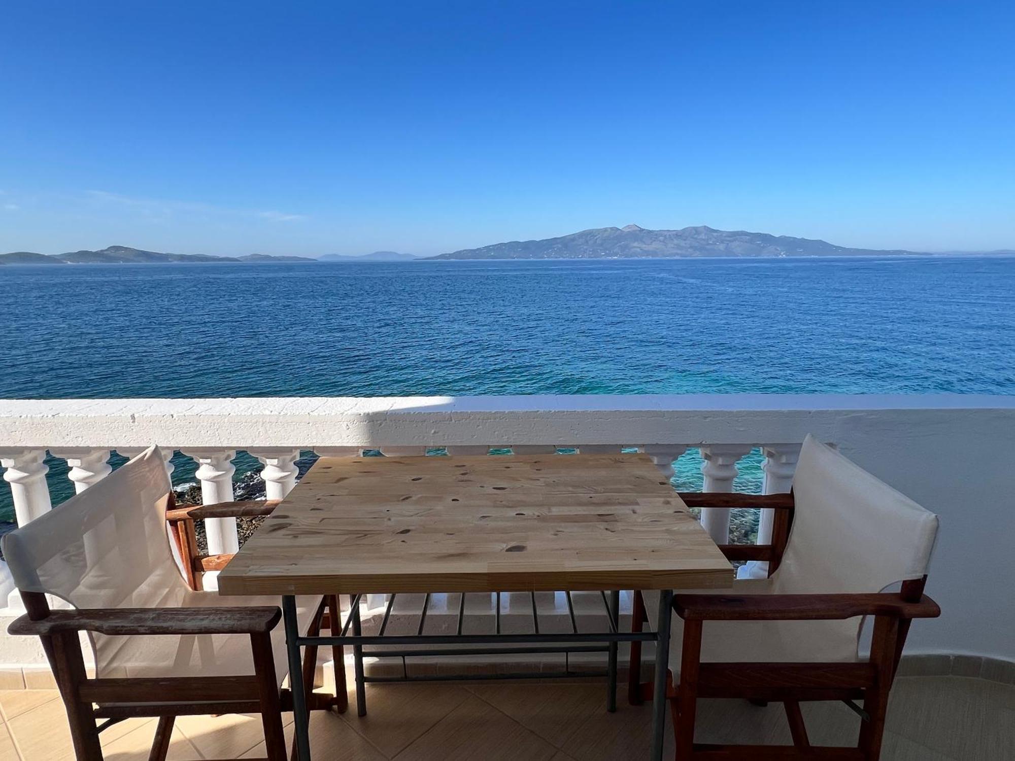 Rock Star-Pllakat Bed & Breakfast Saranda Dış mekan fotoğraf